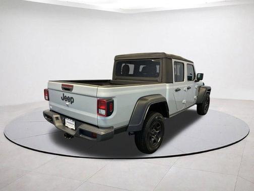 2022 Jeep Gladiator Sport