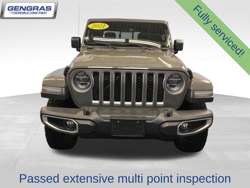 Sting Gray Clearcoat 2021 Jeep Gladiator Overland