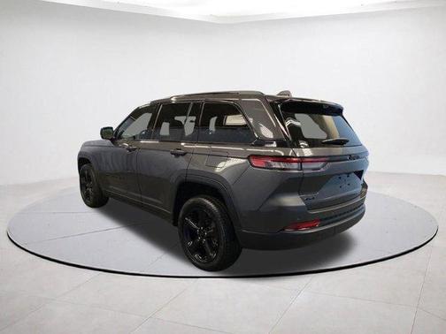 Metallic 2025 Jeep Grand Cherokee Limited