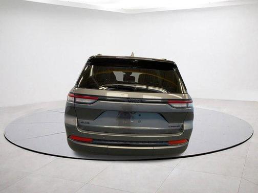 Metallic 2025 Jeep Grand Cherokee Limited