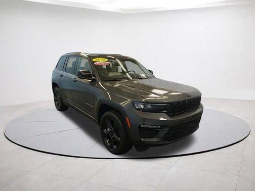 Metallic 2025 Jeep Grand Cherokee Limited