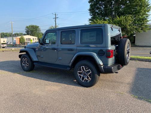 Anvil Clearcoat 2026 Jeep Wrangler Sahara