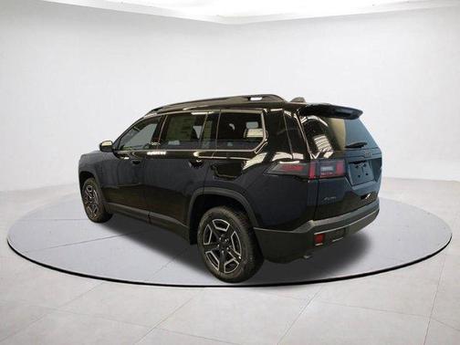 Diamond Black 2026 Jeep Cherokee LAREDO/LIMITED