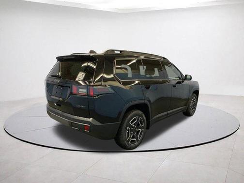 Diamond Black 2026 Jeep Cherokee LAREDO/LIMITED