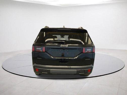 Diamond Black 2026 Jeep Cherokee LAREDO/LIMITED
