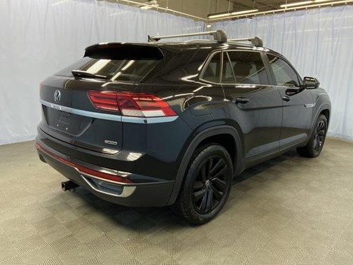 2022 Volkswagen Atlas Cross Sport 2.0T SE w/Technology