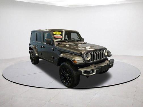 Granite Crystal Clearcoat Metallic 2025 Jeep Wrangler 4xe Sahara