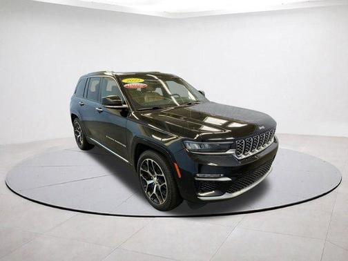 2022 Jeep Grand Cherokee Summit