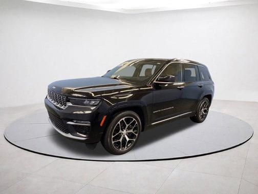 2022 Jeep Grand Cherokee Summit