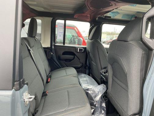 Anvil Clearcoat 2026 Jeep Wrangler Sport