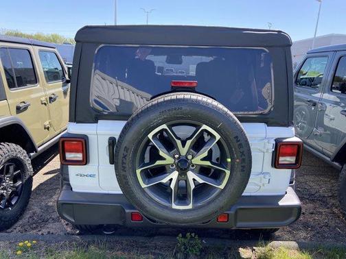 2025 Jeep Wrangler 4xe Sport