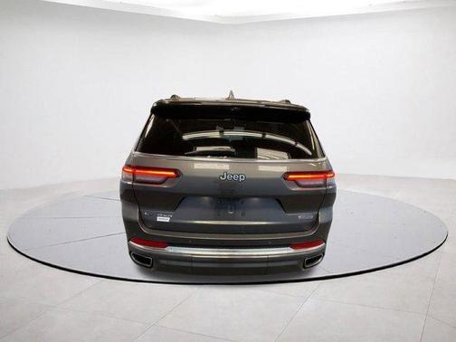Metallic 2022 Jeep Grand Cherokee L Overland