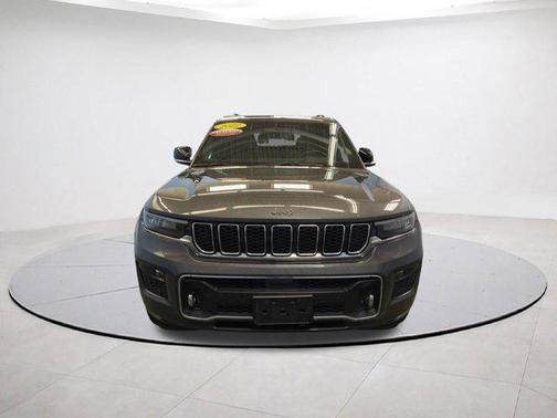 Metallic 2022 Jeep Grand Cherokee L Overland