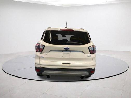 White Platinum Clearcoat Metallic 2018 Ford Escape Titanium