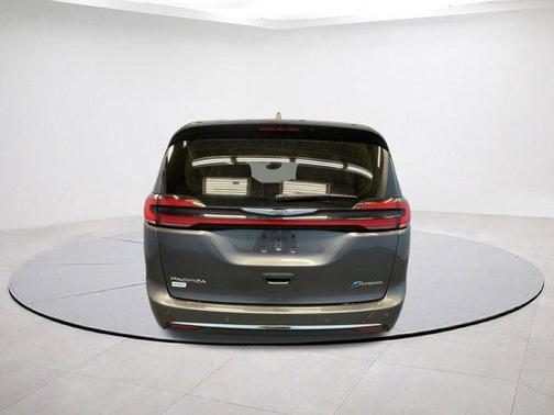 2021 Chrysler Pacifica Hybrid Touring L