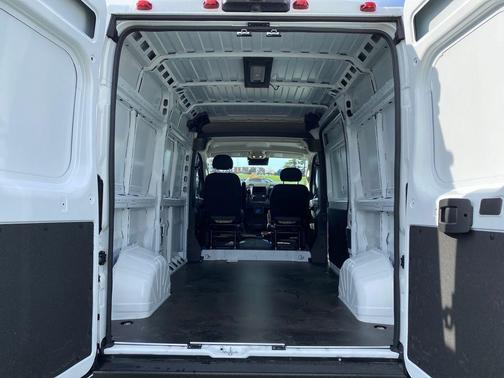 Bright White Clearcoat 2026 RAM ProMaster 2500 High Roof