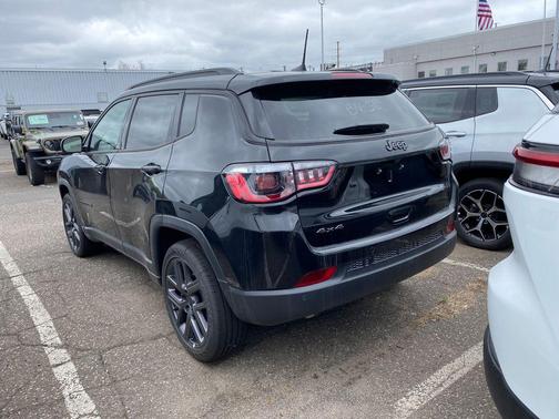 Diamond Black 2026 Jeep Compass Limited Altitude