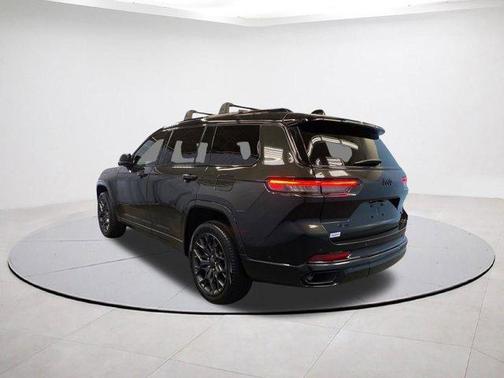 Rocky Mountain Pearlcoat 2023 Jeep Grand Cherokee L Summit