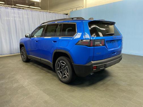 Hydro Blue Pearlcoat 2026 Jeep Cherokee LAREDO/LIMITED