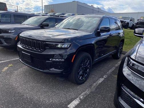 2025 Jeep Grand Cherokee Summit