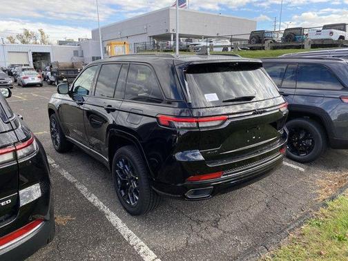 2025 Jeep Grand Cherokee Summit