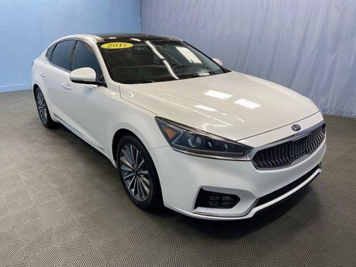 2017 Kia Cadenza Technology