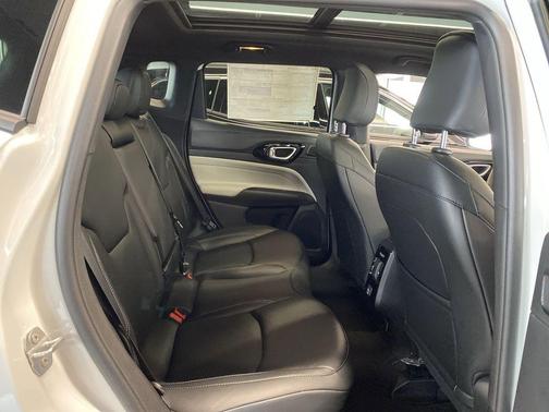 Bright White Clearcoat 2026 Jeep Compass Limited