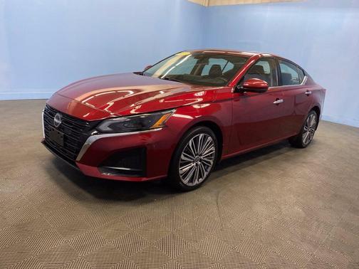 Scarlet Ember 2023 Nissan Altima 2.5 SL