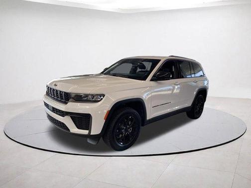 2026 Jeep Grand Cherokee Laredo