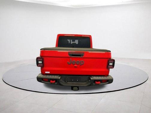 Firecracker Red Clearcoat 2025 Jeep Gladiator Rubicon