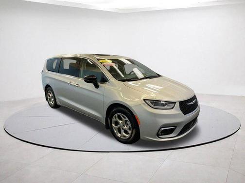 Silver Mist Clearcoat 2024 Chrysler Pacifica Limited