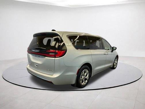 Silver Mist Clearcoat 2024 Chrysler Pacifica Limited