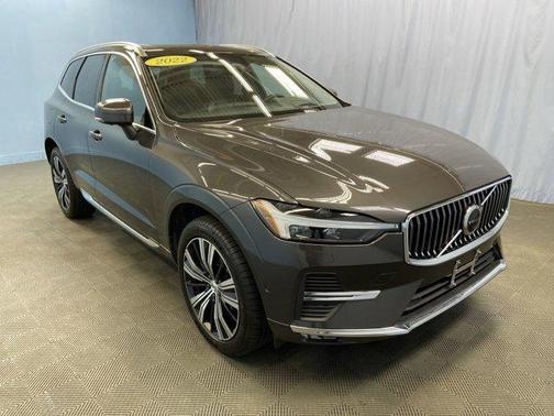 2022 Volvo XC60 B5 Inscription