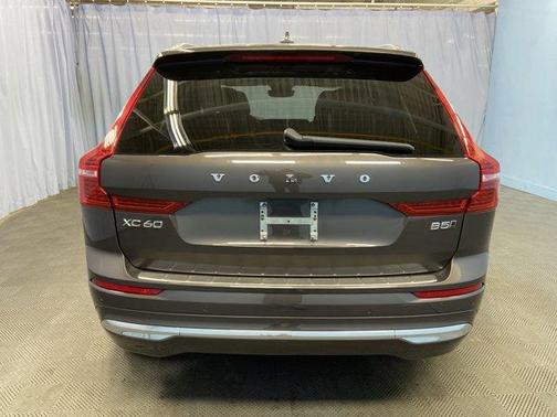 2022 Volvo XC60 B5 Inscription