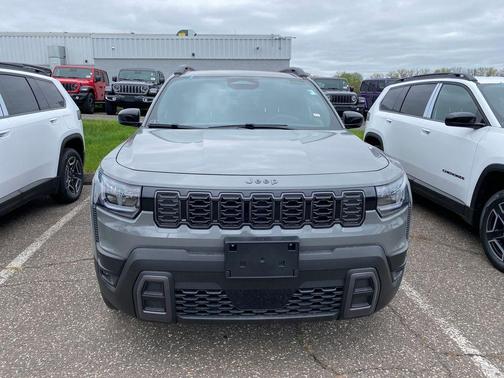Sting Gray Clearcoat 2026 Jeep Cherokee LAREDO/LIMITED