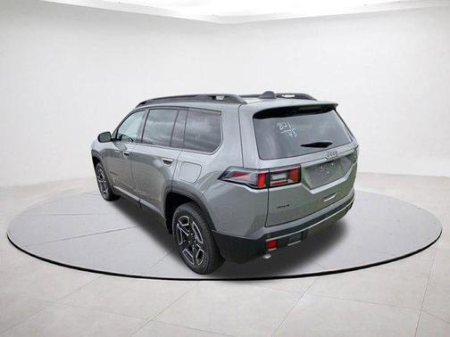 Sting Gray Clearcoat 2026 Jeep Cherokee LAREDO/LIMITED