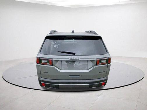 Sting Gray Clearcoat 2026 Jeep Cherokee LAREDO/LIMITED