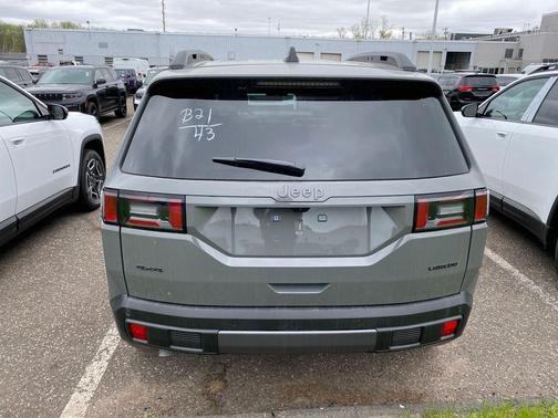 Sting Gray Clearcoat 2026 Jeep Cherokee LAREDO/LIMITED