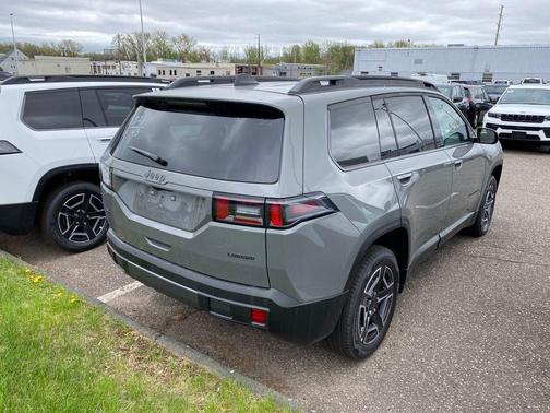 Sting Gray Clearcoat 2026 Jeep Cherokee LAREDO/LIMITED