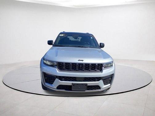 Silver Zynith 2026 Jeep Grand Cherokee Summit