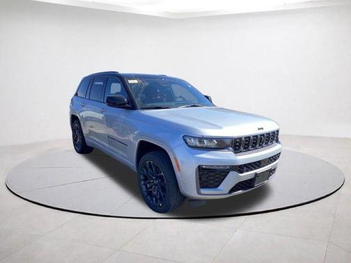 Silver Zynith 2026 Jeep Grand Cherokee Summit
