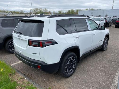 Bright White Clearcoat 2026 Jeep Cherokee LAREDO/LIMITED