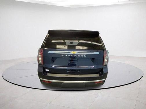 2023 Chevrolet Suburban LS