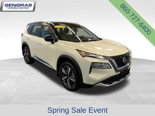 Pearl White Tricoat / Super Black 2023 Nissan Rogue Platinum