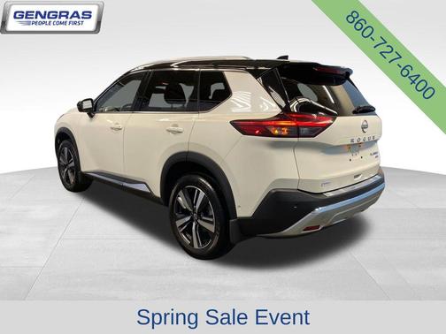Pearl White Tricoat / Super Black 2023 Nissan Rogue Platinum