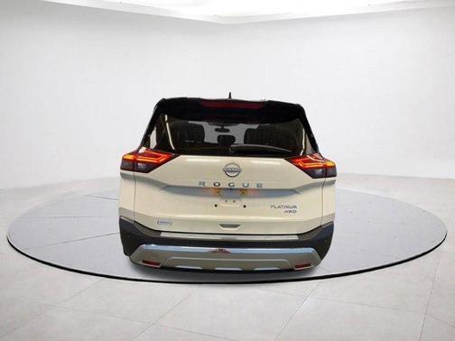 Pearl White Tricoat / Super Black 2023 Nissan Rogue Platinum