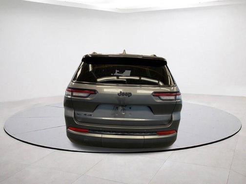 2021 Jeep Grand Cherokee L Laredo