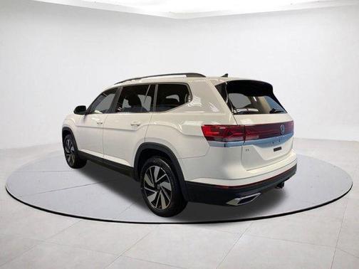 Pure White 2025 Volkswagen Atlas 2.0T SE