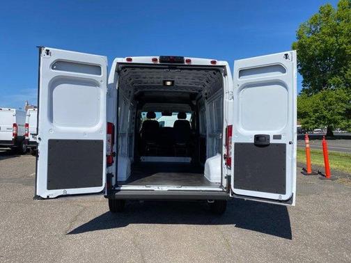 Bright White Clearcoat 2026 RAM ProMaster 2500 High Roof