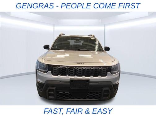 Silver Zynith Clearcoat 2026 Jeep Cherokee LAREDO/LIMITED